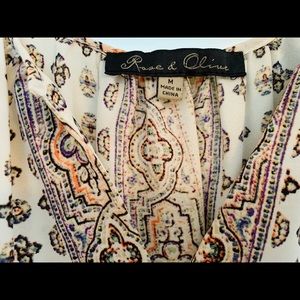 Women’s Sleeveless Blouse